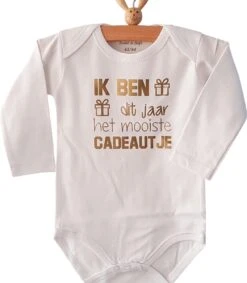 Merkloos Baby Rompertje Met Tekst Aankondiging Bekendmaking Zwangerschap Cadeau Voor De Liefste Aanstaande Ik Ben Dit Jaar Het Mooiste Cadeautje | Lange Mouw | Wit Goud | Maat 50/56 | Opa En Oma Oom Tante Papa Mama Broer Zus Corona Lockdown Kerstcadeau