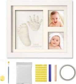 Baby Hand En Voetafdruk Kit - Hand- En Voetafdruk Fotolijst Set - Met Indruk Letters En Kwast En Verf - Baby Klei Afdruk - Babyshower Cadeaus - Kraamcadeau - Baby Gipsafdruk - 3D Baby Fotolijst - Unisex -Wit