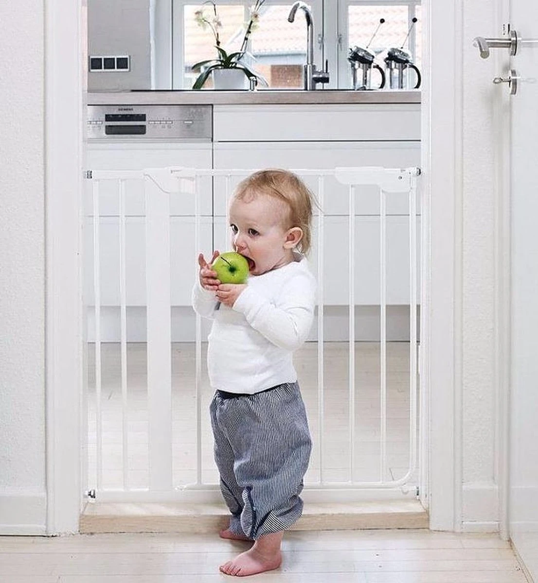 BabyDan Traphekje Zonder Boren Deurhekje Klemhekje Danamic 73-93,5 Cm Incl 2 Ext Wit Metaal 3 BabyDan Traphekje Zonder Boren Deurhekje Klemhekje Danamic 73-93,5 Cm Incl 2 Ext Wit Metaal - Afbeelding 3