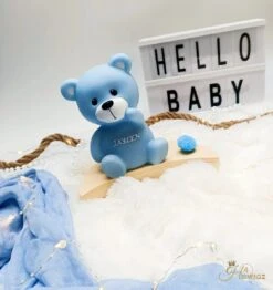 Merkloos Een LED-nachtlamp In De Vorm Van Een Beertje - Hawsaz.nl Cadeau - Beer Lampje Met Naam - Kraamcadeau - Gepersonaliseerd - Babygeschenk- Kraamcadeau Met Naam - Kinder Nachtlampje - Naam Personaliseren -Babygeschenk - Voor Jongens Meisjes - Nachtlampje -Pasgeborenen En Jonge Kinderen 1131x1200 2