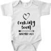 Merkloos Romper Met Tekst - Coming Soon - November 2023 - Wit - Zwangerschap Aankondiging - Mei 2023 - Zwanger - Pregnancy Announcement - Baby Aankondiging - Familie Uitbreiding - Cadeau - Babykleding
