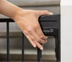 Fenss SafetyDoor Traphekje – Mat Zwart -Pasgeborenen En Jonge Kinderen 1200x1032 2