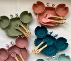 Baby Bord - Set - Van Les Petits Citrons Kinderbord Set -van Siliconen Met Zuignap Roze/ Luxe - Krab Vorm - Baby - Met Zuignap - Kinderservies - Babybord - Kinder Eetset - Kinderbord -Pasgeborenen En Jonge Kinderen 1200x1038 6