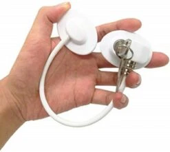 Deur - Raam Beveiliging Met Sterke 3M Tape & Reservesleutel - Wit Kast Lade Koelkast Slot - Baby Beveiliging -- Kinderslot Kinderbeveiliging - Raam Veiligheid 20 Deur - Raam Beveiliging Met Sterke 3M Tape & Reservesleutel - Wit Kast Lade Koelkast Slot - Baby Beveiliging -- Kinderslot Kinderbeveiliging - Raam Veiligheid -Pasgeborenen En Jonge Kinderen 1200x1075 7