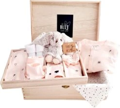 Kraam Cadeau Baby Box - Pas Geboren Baby - Baby Shower Meisje - Baby Geschenk - Geboorte Cadeau Voor Meisje - 10 In 1 Cadeau -Pasgeborenen En Jonge Kinderen 1200x1084 1