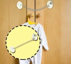 Deur - Raam Beveiliging Met Sterke 3M Tape & Reservesleutel - Wit Kast Lade Koelkast Slot - Baby Beveiliging -- Kinderslot Kinderbeveiliging - Raam Veiligheid 31 Deur - Raam Beveiliging Met Sterke 3M Tape & Reservesleutel - Wit Kast Lade Koelkast Slot - Baby Beveiliging -- Kinderslot Kinderbeveiliging - Raam Veiligheid -Pasgeborenen En Jonge Kinderen 1200x1084 6