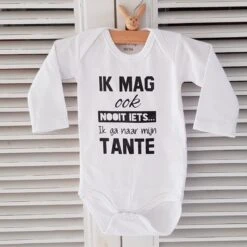 Merkloos Baby Rompertje Met Tekst Ik Mag Ook Nooit Iets Ik Ga Naar Mijn Tante | Lange Mouw | Wit Zwart | Maat 50/56 | Zwangerschapsaankondiging Grappig Cadeau