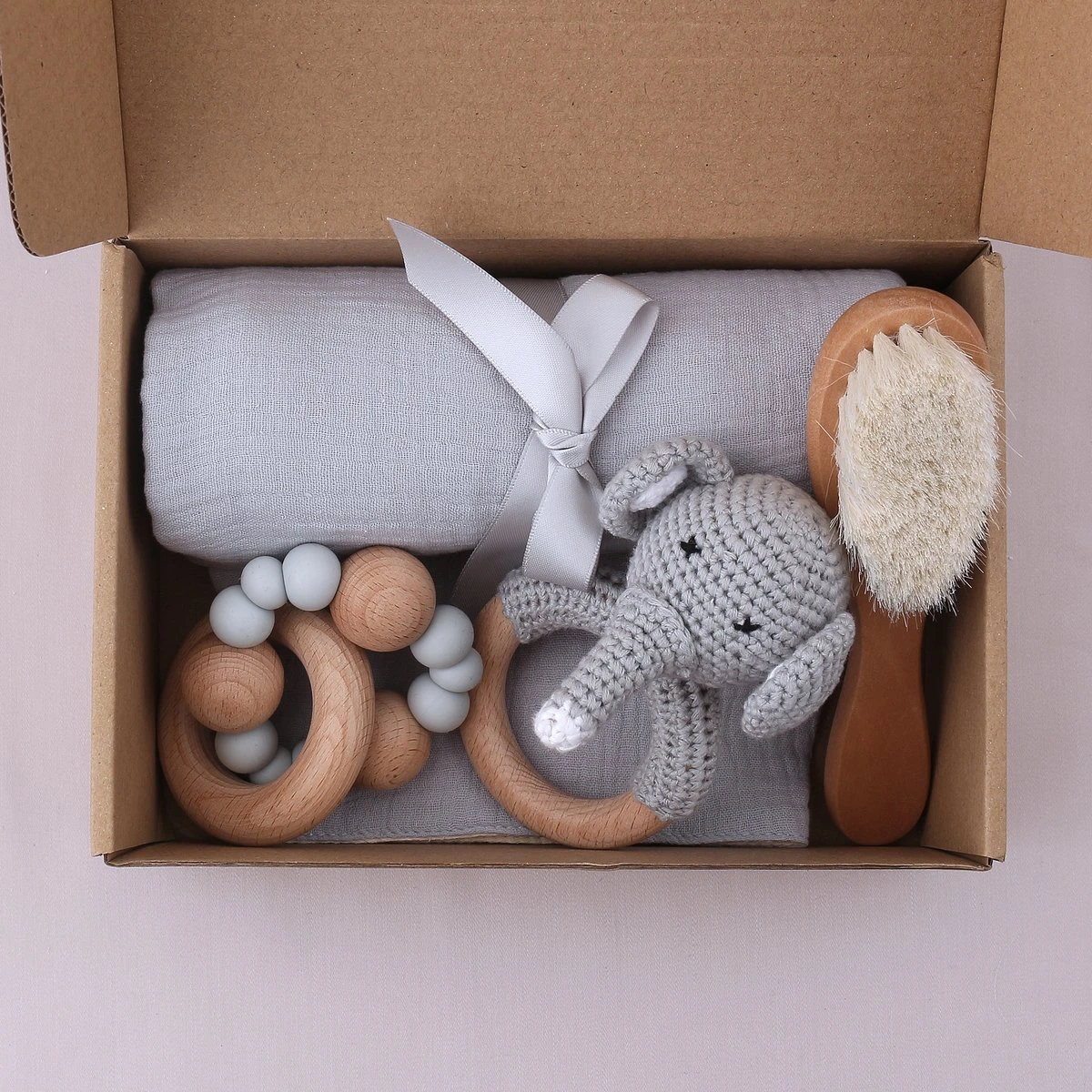 Merkloos Baby Geschenk Set - 5-delig Kraamcadeau - Giftset - Babyshower - Kraamvisite Cadeau - Grijs - Olifant 1 Merkloos Baby Geschenk Set - 5-delig Kraamcadeau - Giftset - Babyshower - Kraamvisite Cadeau - Grijs - Olifant