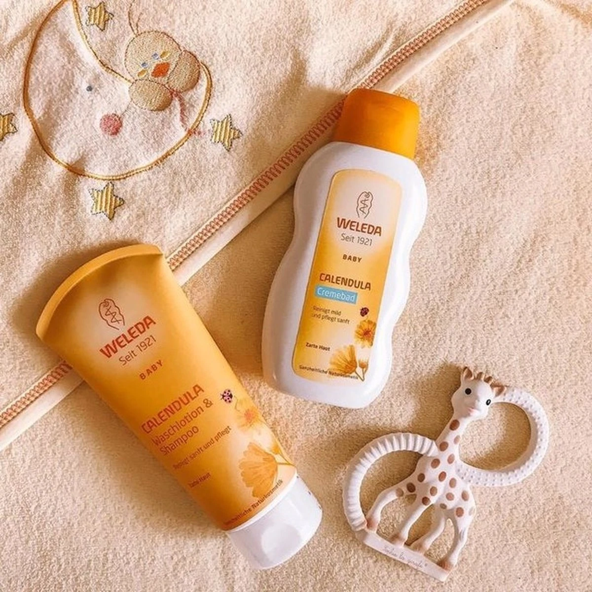 Weleda Calendula Baby Valuepack Shampoo & Douchecrème + Billenbalsem 3 Weleda Calendula Baby Valuepack Shampoo & Douchecrème + Billenbalsem - Afbeelding 3