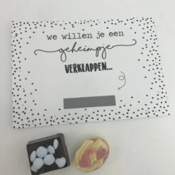 Cho-lala Cadeaupakket "we Willen Je Een Geheimpje Verklappen" | Aankondiging Zwangerschap | Baby Bonbons | Kraskaart | Baby Op Komst 6 Cho-lala Cadeaupakket "we Willen Je Een Geheimpje Verklappen" | Aankondiging Zwangerschap | Baby Bonbons | Kraskaart | Baby Op Komst -Pasgeborenen En Jonge Kinderen 1200x1200 1129