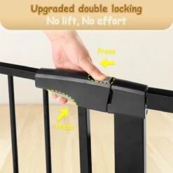 Merkloos Traphekje - Traphek Zonder Boren- 75-103cm Veiligheidshek - Veiligheidshekje - Voor Baby’s, Kinderen, Peuters & Huisdieren - Zwart -Pasgeborenen En Jonge Kinderen 1200x1200 1758