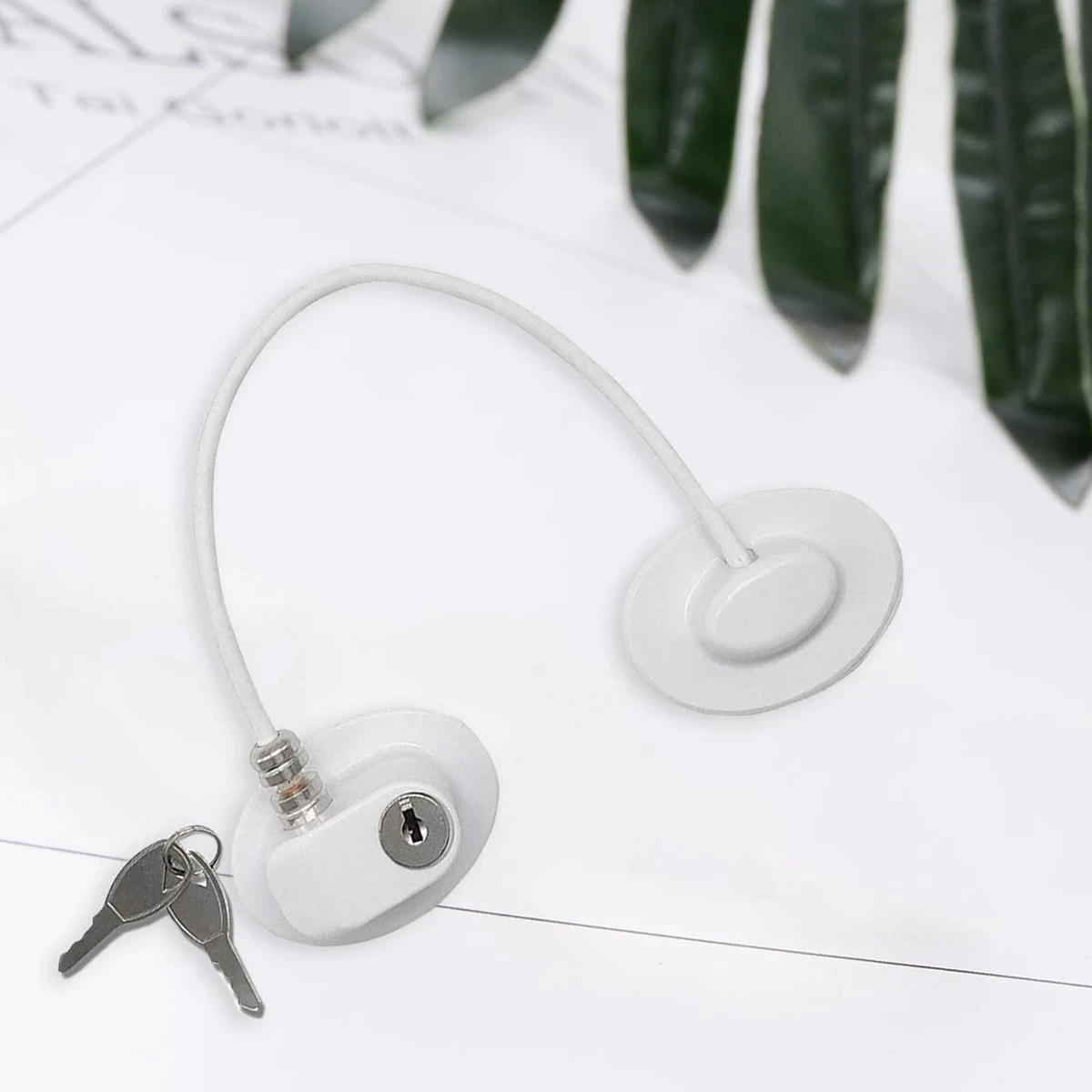 Deur - Raam Beveiliging Met Sterke 3M Tape & Reservesleutel - Wit Kast Lade Koelkast Slot - Baby Beveiliging -- Kinderslot Kinderbeveiliging - Raam Veiligheid 2 Deur - Raam Beveiliging Met Sterke 3M Tape & Reservesleutel - Wit Kast Lade Koelkast Slot - Baby Beveiliging -- Kinderslot Kinderbeveiliging - Raam Veiligheid - Afbeelding 2