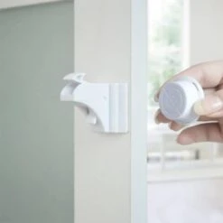 ByDeem - Kinderslot Kastje - Kind Veiligheid Magneten 12 Magneet Sloten + 3 Magneet Sleutels - Magneetslot Kinderveiligheid - Magneetslot Baby - Kast Beveiliging Baby - Kinderslot Kastjes - Kinderbeveiliging Voor Kasten - Baby En Kind