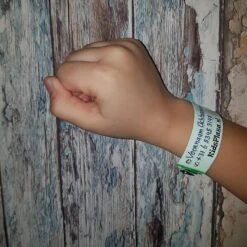 SOS Polsbandjes – Set Van 3 Naambandjes Met Kindveilige Sluiting - ID Bandjes – 06 Armbandjes – Infobandjes - KidsPlaza.nl Neon Lime 8 SOS Polsbandjes – Set Van 3 Naambandjes Met Kindveilige Sluiting - ID Bandjes – 06 Armbandjes – Infobandjes - KidsPlaza.nl Neon Lime -Pasgeborenen En Jonge Kinderen 1200x1200 2677