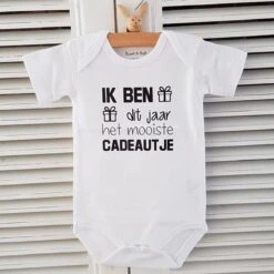 Merkloos Baby Romper Met Tekst-zwangerschap Aankondiging Ik Ben Dit Jaar Het Mooiste Cadeautje | Korte Mouw | Wit Zwart | Maat 50/56 Geboorte Cadeau / Kraamcadeau Jongen Meisje Unisex