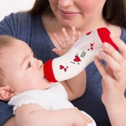 Difrax Anti-Colic S-Babyfles Natural - 250 Ml - I Love You/Rood -Pasgeborenen En Jonge Kinderen 1200x1200 590