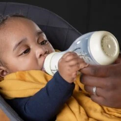 Difrax Babyfles 250 Ml Natural - Anti-Colic - Crèmewit - Duopack -Pasgeborenen En Jonge Kinderen 1200x1200 649