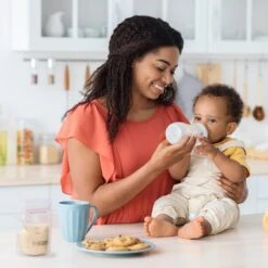 Vulpes BabyCare® Moedermelk Bewaarzakjes Met Schenktuit - Extra Groot - 250 Ml - 210 Stuks - Borstvoeding Bewaarzakje - Borstvoeding Zakjes - BPA Vrij - Incl. Borstvoeding E-book -Pasgeborenen En Jonge Kinderen 1200x1200 771