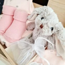 Kraam Cadeau Baby Box - Pas Geboren Baby - Baby Shower Meisje - Baby Geschenk - Geboorte Cadeau Voor Meisje - 10 In 1 Cadeau -Pasgeborenen En Jonge Kinderen 1200x1200 896