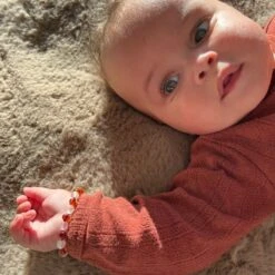 Barnsteen Armband Roze - Baltisch Amber - Helpt Bij Doorkomende Tandjes - Slaapkops -Pasgeborenen En Jonge Kinderen 1200x1200 972