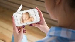 Motorola Nursery VM 855 Connect Baby Monitor - Met Motorola Nursery App - 5 Inch Ouderunit – Nachtvisie -Pasgeborenen En Jonge Kinderen 1200x681 4