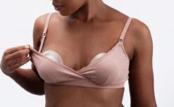 Elvie Catch Veilige Borstschelpen - Lekbeveiliging - BPA-vrij - Comfortabel - Discreet - Herbruikbaar - 2 Stuks -Pasgeborenen En Jonge Kinderen 1200x737