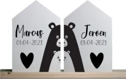 Merkloos Kraamkado Tweeling - Geboortehuis Met Namen - Tweeling Kado - Geboortetekstborden - Geboorte Decoratie - Tweeling - Geboortecadeau Tweeling - Cadeau Met Naam