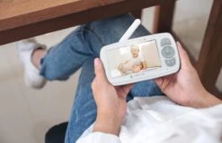 Motorola Nursery Babyfoon - Met Camera - VM34 - 4.3-Inch Kleurendisplay - Infrarood Nachtzicht - Terugspreekfunctie - Slaapliedjes -Pasgeborenen En Jonge Kinderen 1200x777