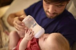 Philips Avent SCF033/17 Natural Babyfles - 1m+ - Langzame Toevoer 25 Philips Avent SCF033/17 Natural Babyfles - 1m+ - Langzame Toevoer -Pasgeborenen En Jonge Kinderen 1200x799 6