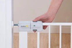 Safety 1st Auto Close Metal Gate -Pasgeborenen En Jonge Kinderen 1200x800 270
