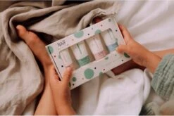 Naïf Miniset - Cadeauverpakking - 4 X 15ml - Met Natuurlijke Ingrediënten -Pasgeborenen En Jonge Kinderen 1200x804 4