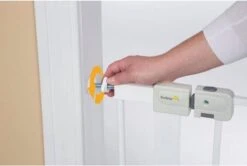 Safety 1st Auto Close Traphekje - 73 T/m 80 Cm - Uitbreidbaar - Klembevestiging - Metal White -Pasgeborenen En Jonge Kinderen 1200x805 8