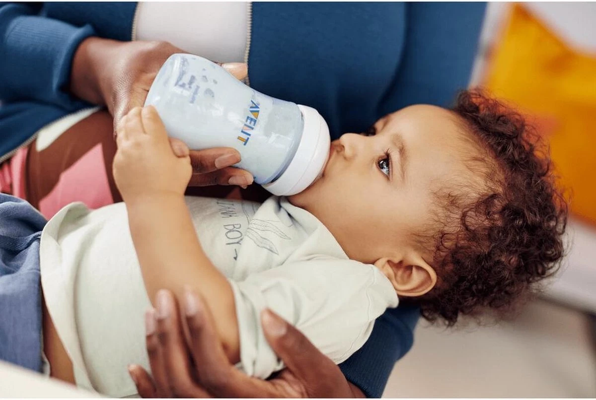 Philips Avent - Natural Zuigfles - 1+ Mnd - 260ml - SCF035/17 3 Philips Avent - Natural Zuigfles - 1+ Mnd - 260ml - SCF035/17 - Afbeelding 3