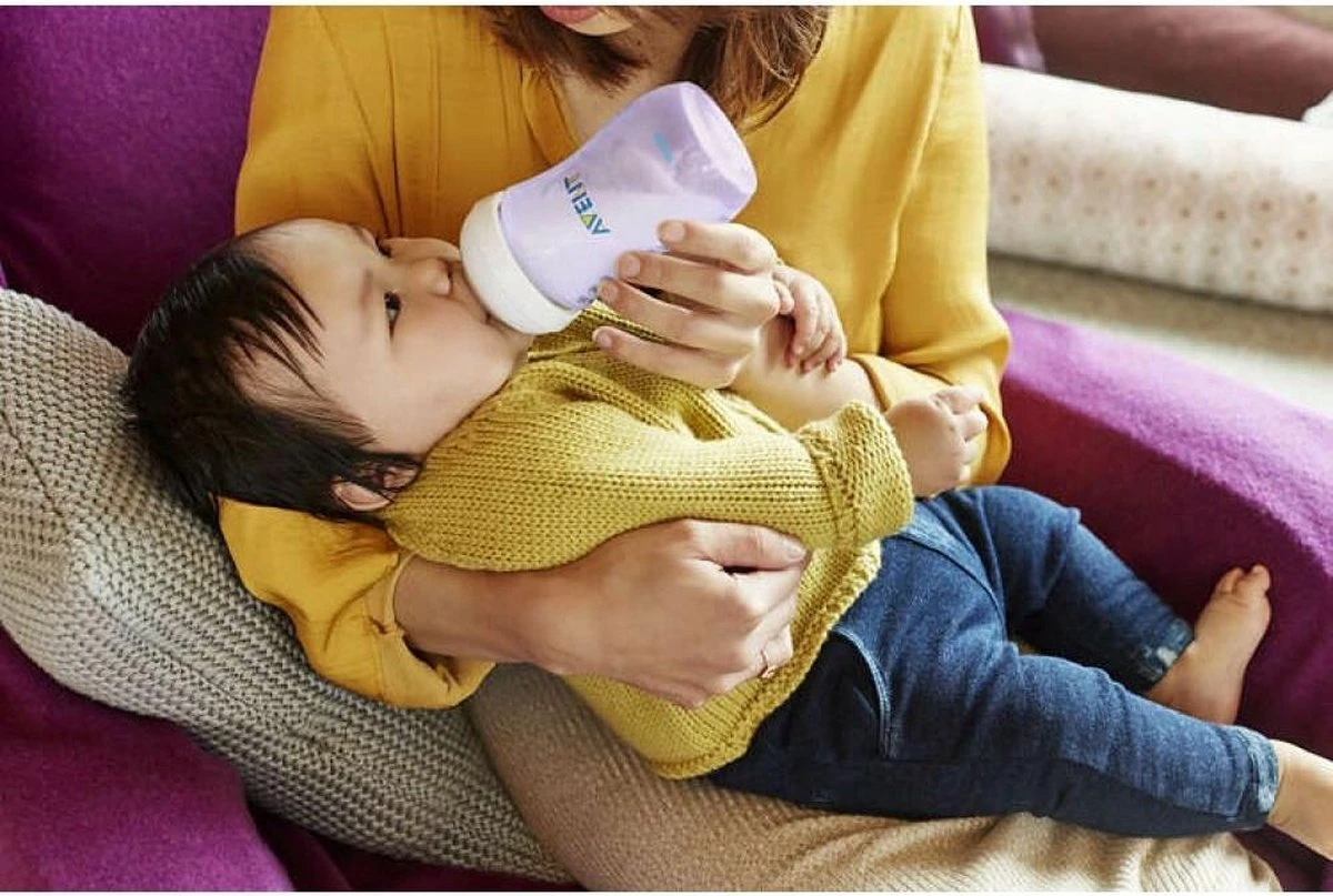 Philips Avent Natural Babyfles - SCF033/14 Babyfles (1m+) Voor Langzame Toevoer - 1x 4 Philips Avent Natural Babyfles - SCF033/14 Babyfles (1m+) Voor Langzame Toevoer - 1x - Afbeelding 4