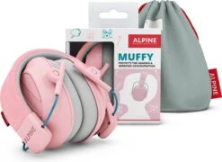 Alpine Muffy Kids Kinder Oorkap - Premium Gehoorbescherming Voor Kinderen Tot 16 Jaar - Verstelbare Oorbescherming Met Draagtas - 25 DB SNR - Roze -Pasgeborenen En Jonge Kinderen 1200x874 1