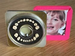 Tandendoosje En Fotolijstje Inéén - Firsty Square Basic - Kleur: Goud/Zilver - Inclusief Logboekje NL, Hoera-Sticker En Gratis Verzending -Pasgeborenen En Jonge Kinderen 1200x899 5