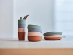 Jollein Kinderserviesset Siliconen 4-delig - Ash Green -Pasgeborenen En Jonge Kinderen 1200x906 3