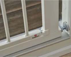 BabyDan Traphekje Zonder Boren Deurhekje Klemhekje Perfect Close 77,3Cm Tot 97,3 Cm Sluit Automatisch -Pasgeborenen En Jonge Kinderen 1200x955 1