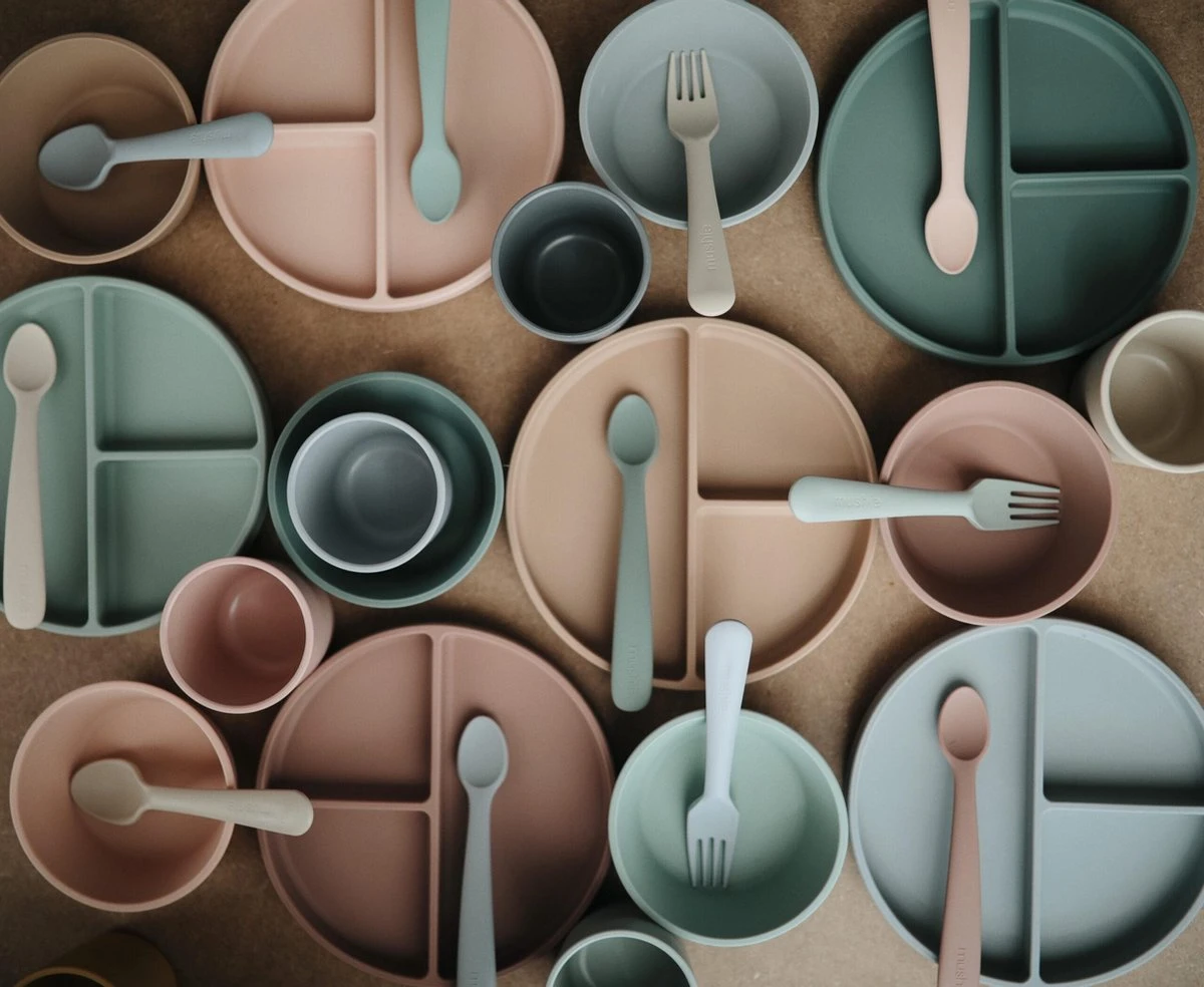 Siliconen Babylepel - Mushie - BPA Vrij - Set 2 - Tijm & Naturel Beige 4 Siliconen Babylepel - Mushie - BPA Vrij - Set 2 - Tijm & Naturel Beige - Afbeelding 4