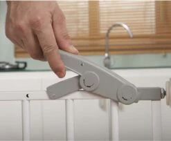 Fenss Oslo Traphekje Metaal - Wit 11 Fenss Oslo Traphekje Metaal - Wit -Pasgeborenen En Jonge Kinderen 1200x991 4