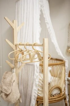 By Charley Fay - Kledinghangers - Rotan - Set Van 3 - Babykamer - Kinderkamer - 3 Stuks - Rainbow 8 By Charley Fay - Kledinghangers - Rotan - Set Van 3 - Babykamer - Kinderkamer - 3 Stuks - Rainbow -Pasgeborenen En Jonge Kinderen 799x1200 10