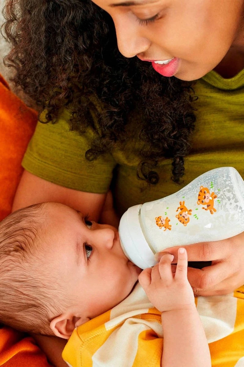 Philips Avent Natural Babyfles - SCF070/20 Babyfles (1m+) Voor Langzame Toevoer - 1x 3 Philips Avent Natural Babyfles - SCF070/20 Babyfles (1m+) Voor Langzame Toevoer - 1x - Afbeelding 3