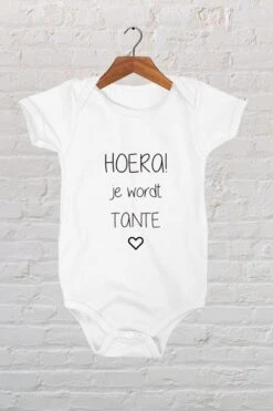 Hospitrix Baby Rompertje Met Tekst HOERA! Je Wordt Tante | Korte Mouw | Cadeau Voor Zwangerschap | Bekendmaking | Aankondiging | Aanstaande Moeder | Moederdag