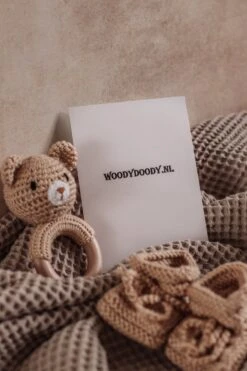 Baby Rammelaar Beer Met Zachte Schoentjes Hand Gebreid Geschenk Set Met Geboortekaart Baby - Kraamcadeau Unisex Jongen Meisje - Baby Cadeau - Geboorte Cadeau - Babyshower - Baby Geschenkset - Kraamcadeau - Kraampakket -Pasgeborenen En Jonge Kinderen 800x1200 71