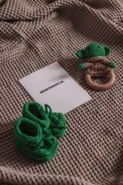 Baby Rammelaar - Baby Yoda Met Zachte Schoentjes Geschenkset Met Geboortekaart Baby - Kraamcadeau Unisex Jongen Meisje - Baby Cadeau - Geboorte Cadeau - Babyshower - Baby Geschenkset - Kraamcadeau - Kraampakket -Pasgeborenen En Jonge Kinderen 800x1200 78