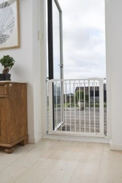 BabyDan Traphekje Zonder Boren Deurhekje Klemhekje Perfect Close 77,3Cm Tot 97,3 Cm Sluit Automatisch -Pasgeborenen En Jonge Kinderen 800x1200 82