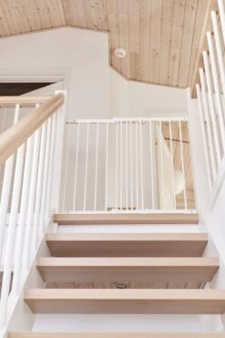 Babydan Flexigate Traphekje Schroefhekje Metaal 67 - 105,5 Cm - Wit -Pasgeborenen En Jonge Kinderen 800x1200 91
