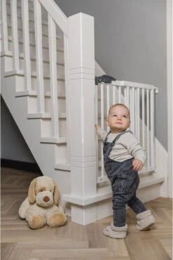 Fenss Veiligheidshekje Oslo 71-102 Cm Hout Wit -Pasgeborenen En Jonge Kinderen 802x1200 3