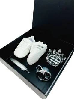 Merkloos Kraamcadeau - Baby Sneakerbox - Kraamcadeau Unisex - Babysneakers - Rechtstreeks Versturen Mogeijk -Pasgeborenen En Jonge Kinderen 899x1200 42