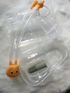 Merkloos Verzorgingsset Baby-Neus Aspirator Baby-Medicijn Dispenser-tandenborstel Baby-kadoverpakking-babyshower-neuszuiger Baby-Baby Uitzet Lijst-must Have-verkoudheid-baby-kind-3 Delig -Pasgeborenen En Jonge Kinderen 900x1200 16